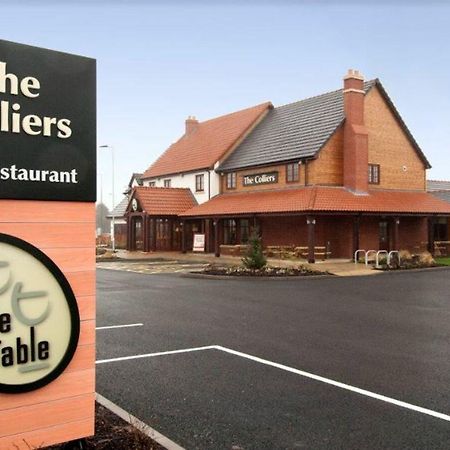 Premier Inn Рагли Экстерьер фото