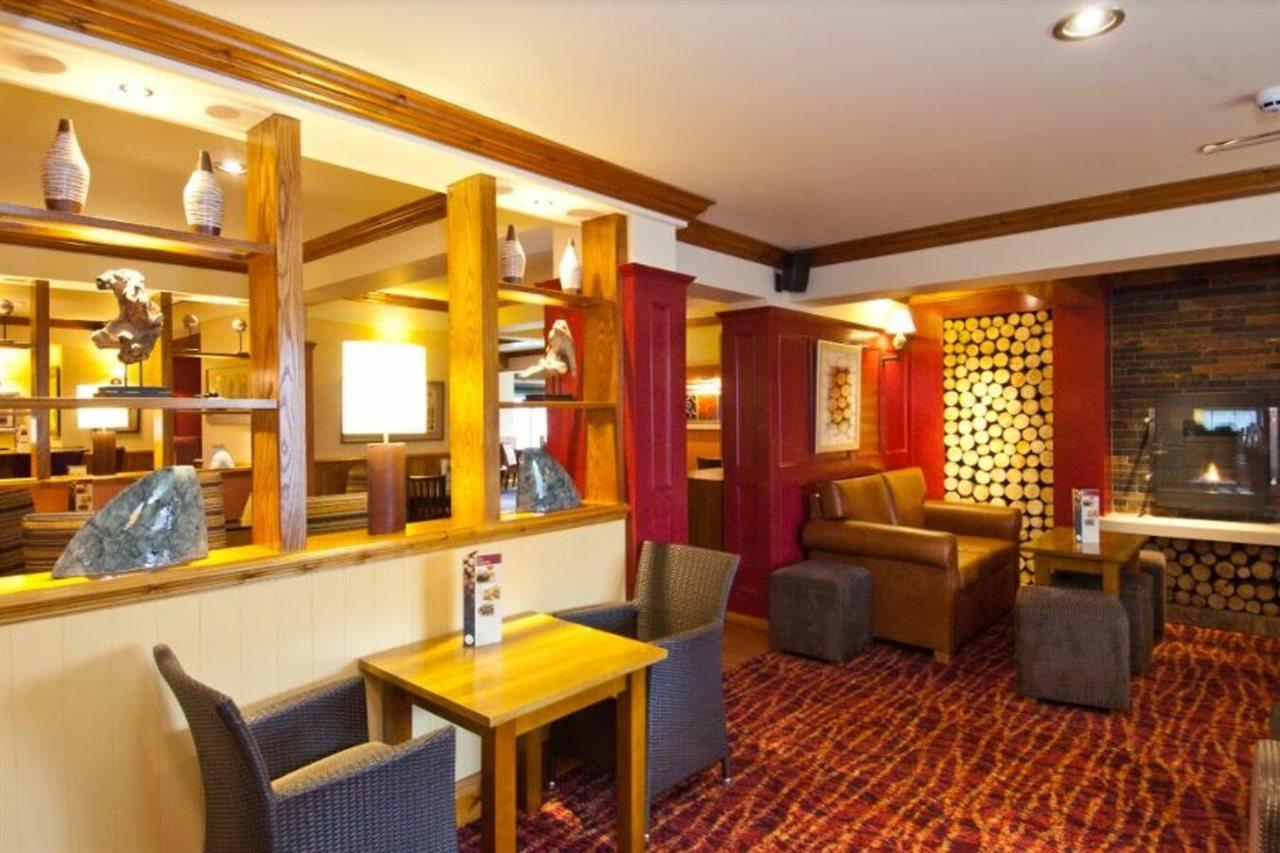 Premier Inn Рагли Экстерьер фото