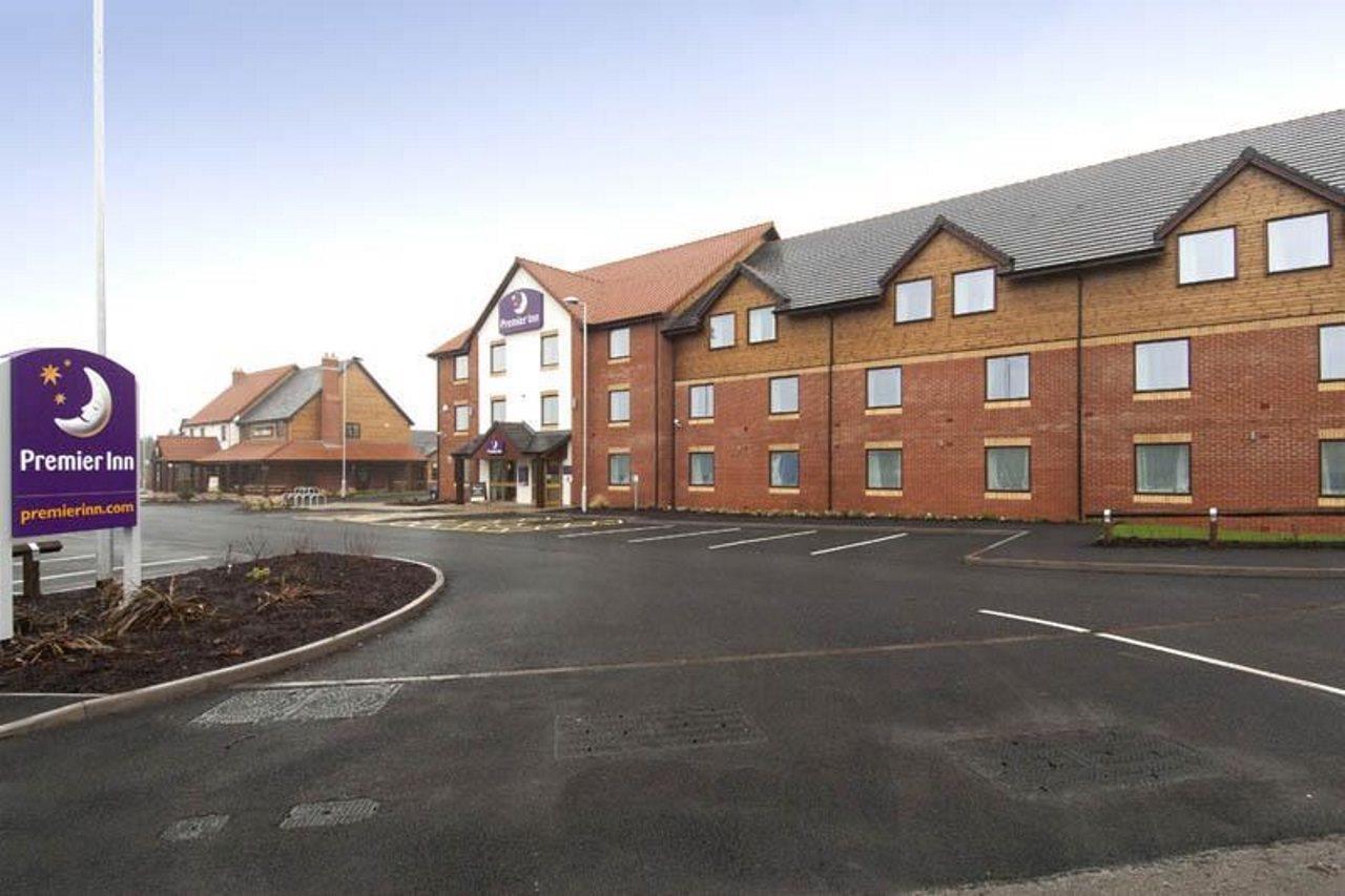 Premier Inn Рагли Экстерьер фото