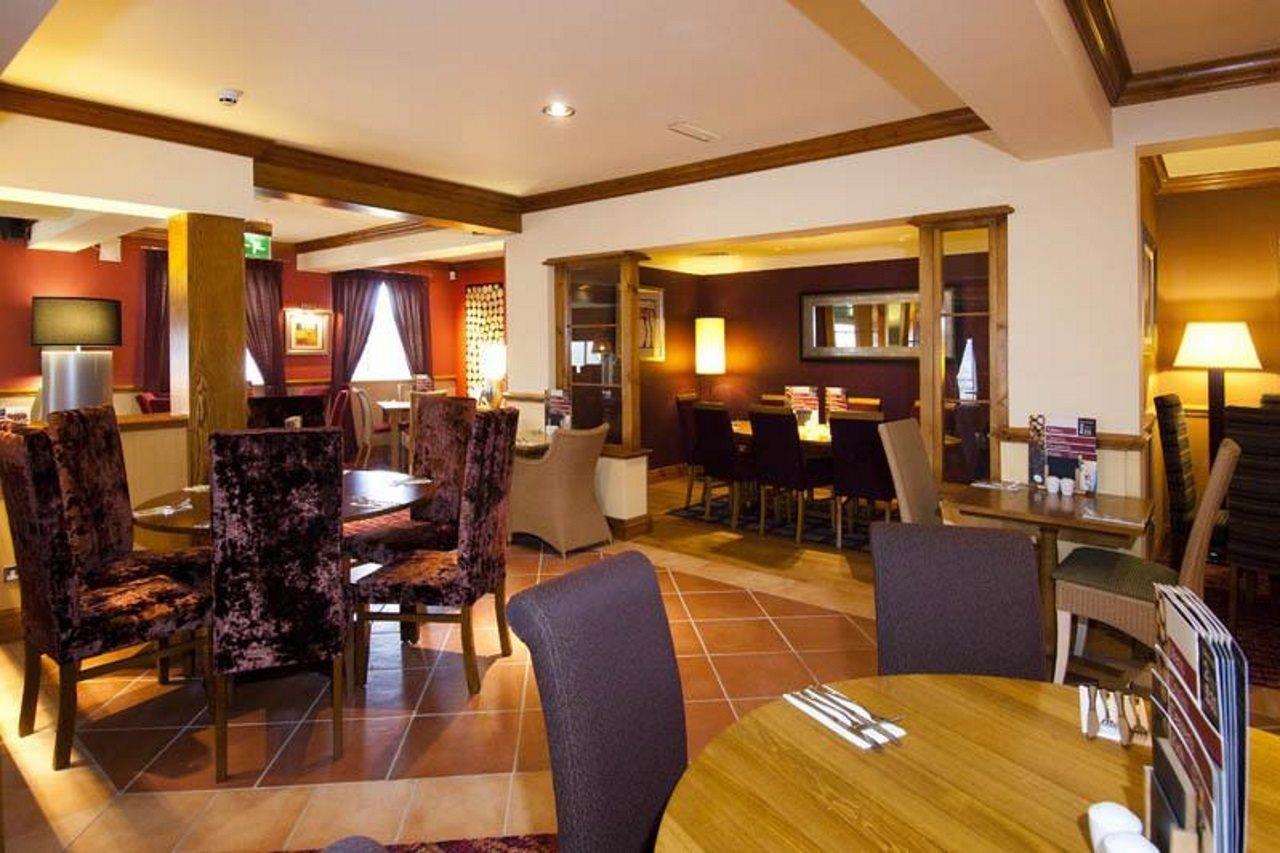 Premier Inn Рагли Экстерьер фото