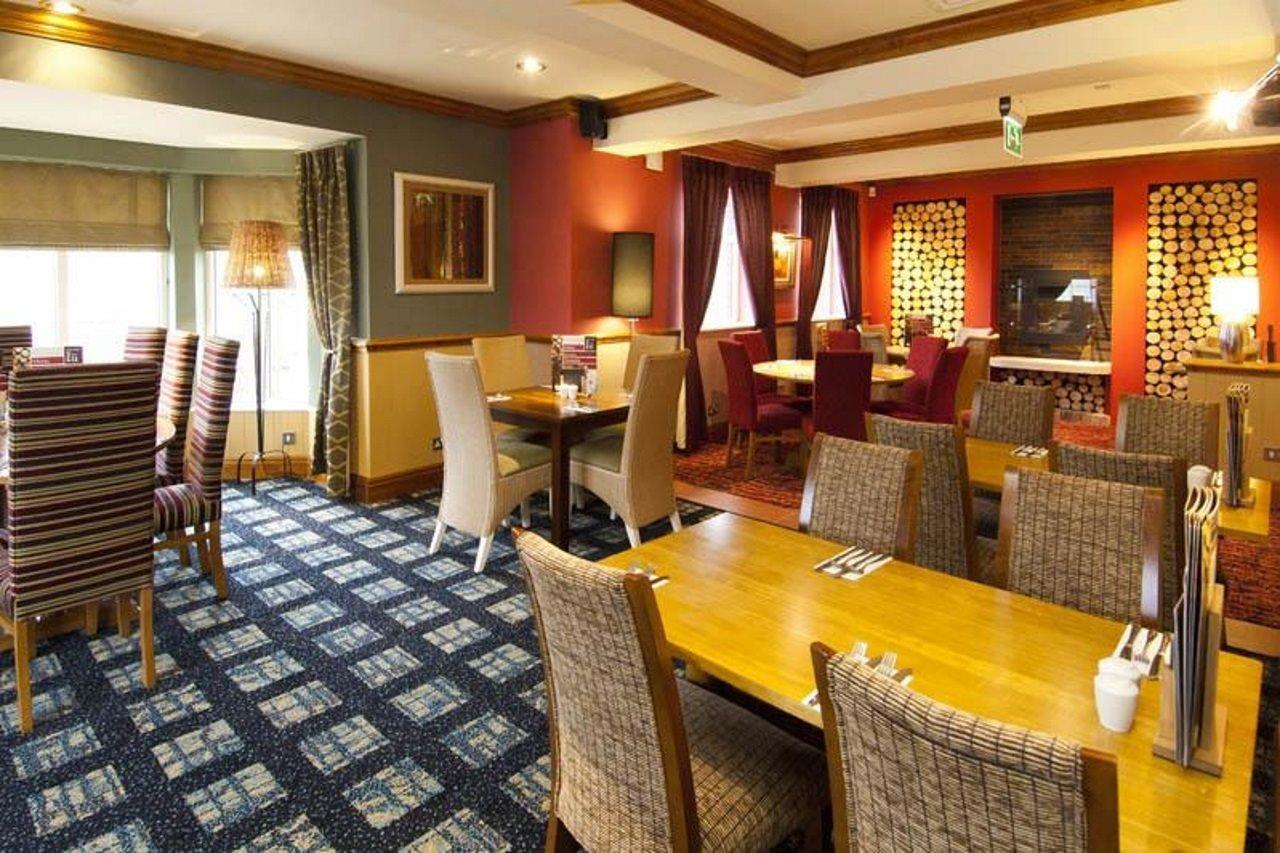 Premier Inn Рагли Экстерьер фото