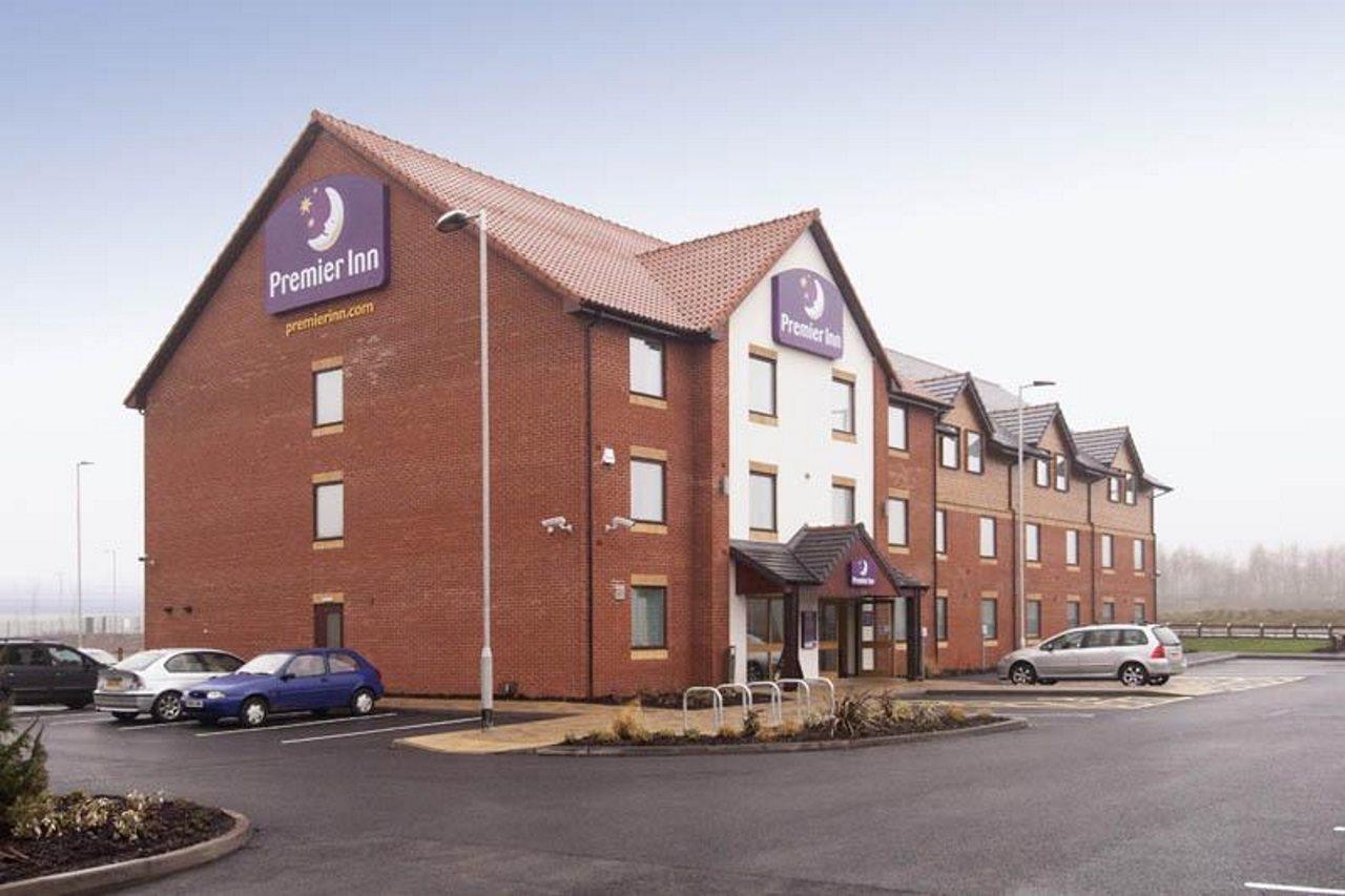 Premier Inn Рагли Экстерьер фото